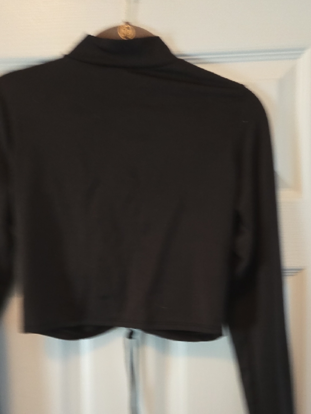 Source Unknown Black Cropped Ruched Drawstring Top - Picture 6 of 7